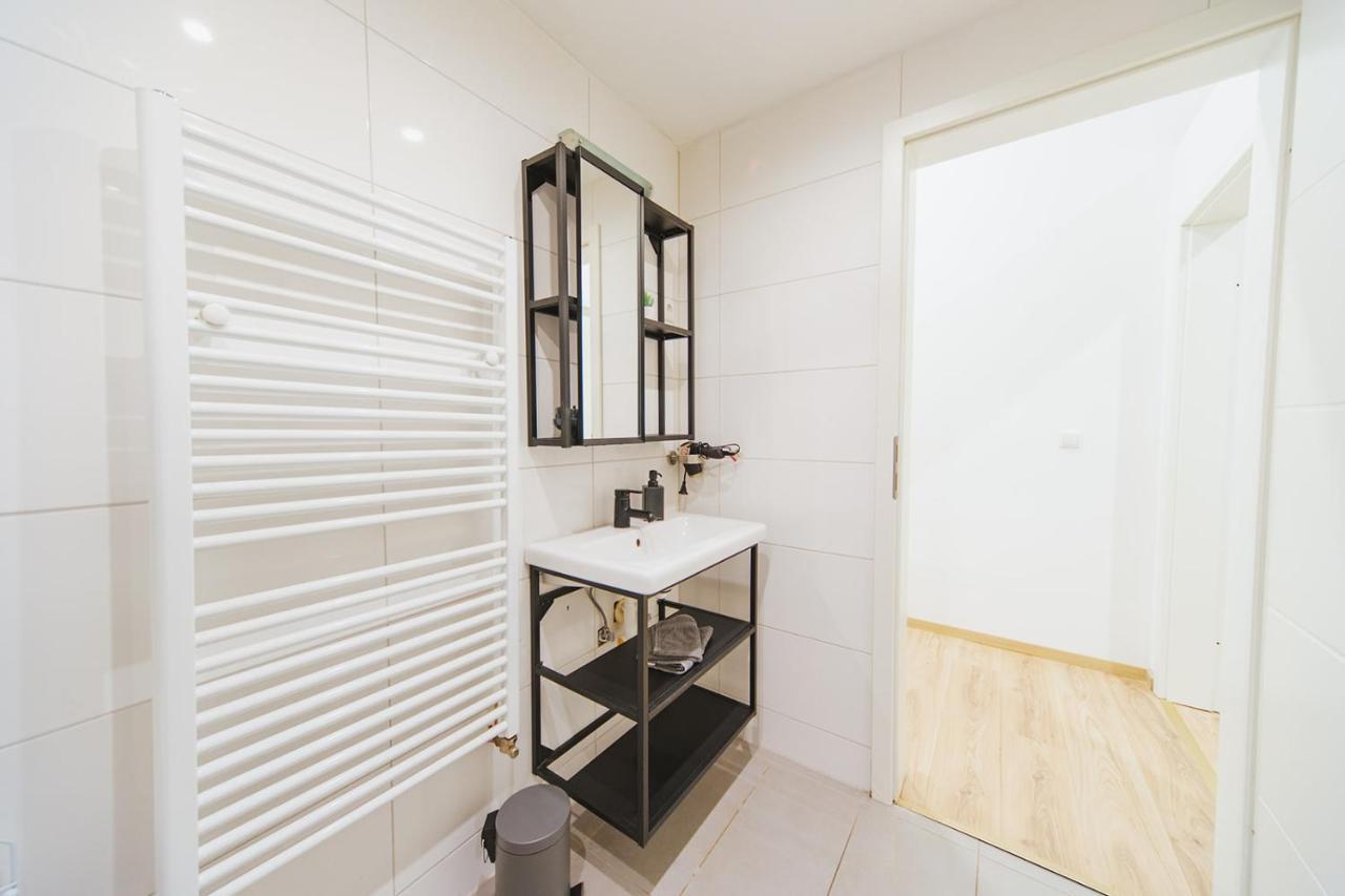 Apartment Central 10A 40Qm Wi-Fi Free Parking Calm Back House Dortmund Eksteriør bilde